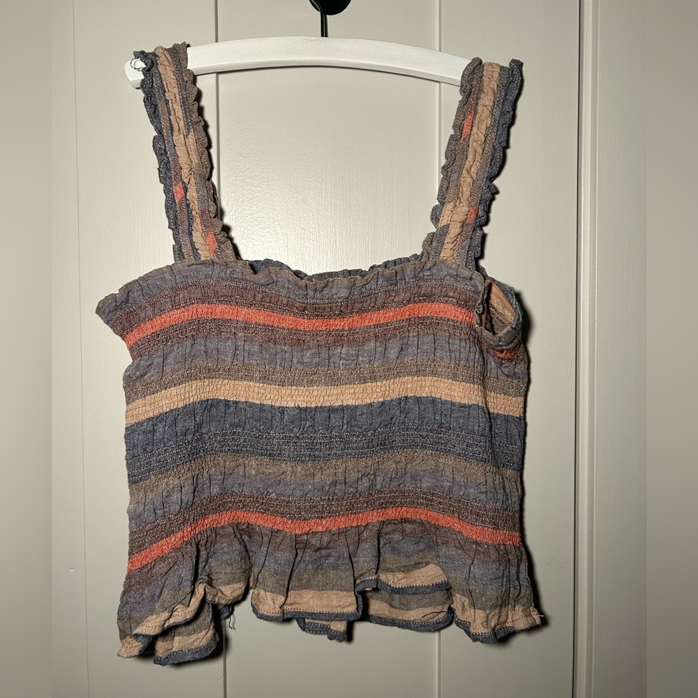Cute buttoned tank 🤎